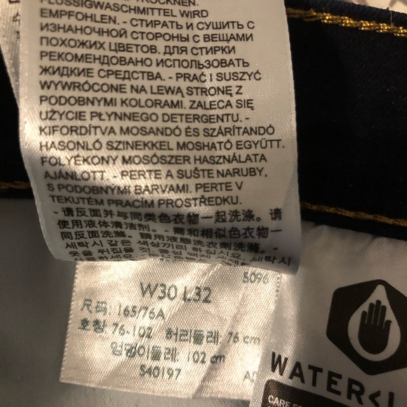 Levi’s straight leg jeans - Picture 2 of 4